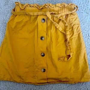 Yellow skirt - 10